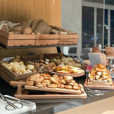 Отель Four Points By Sheraton Kagithane